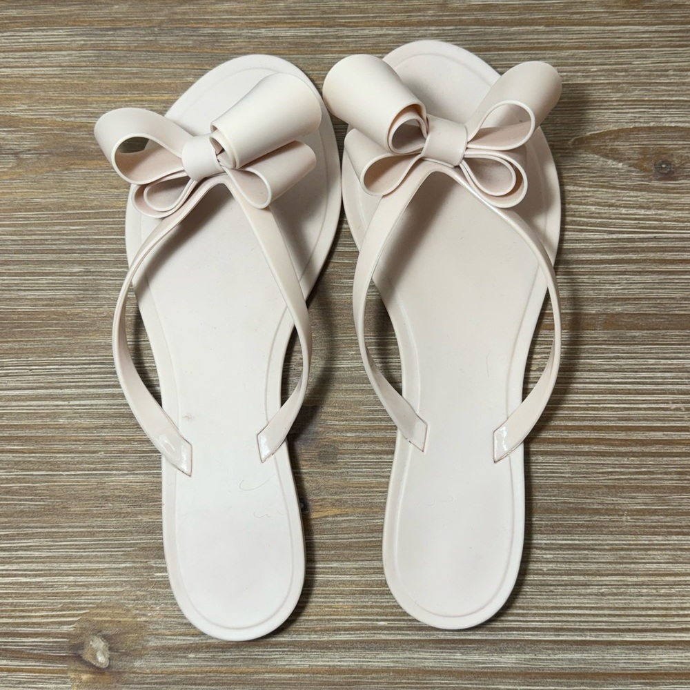 NWT: Jelly Bow Beach Flat Rivets Rain Dressy Sandals - light pink - 8M - $20